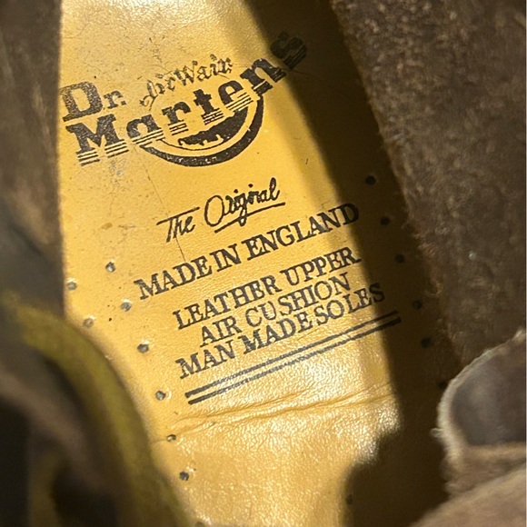 Dr. Martens boots youth size 5 (fits women 7) - Picture 8 of 9